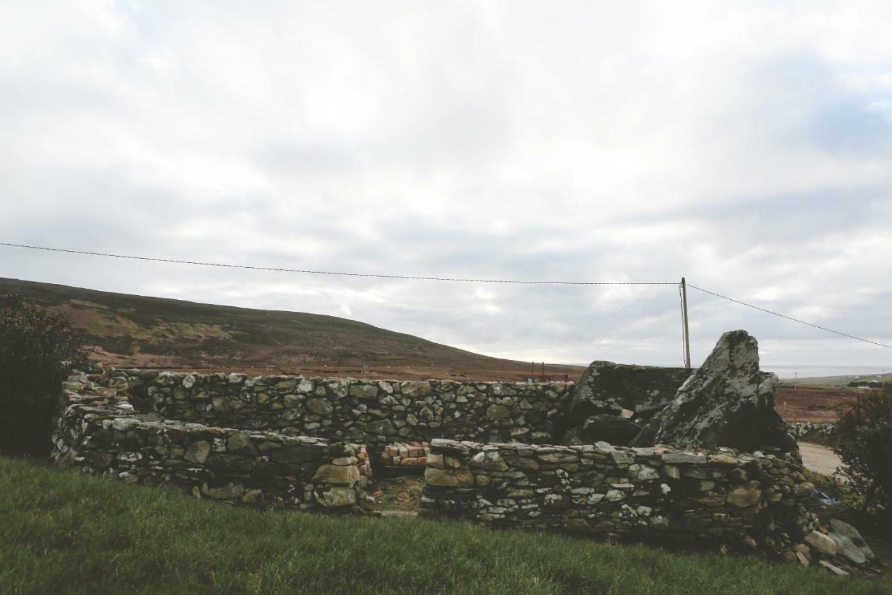 Dolmen Cottage Glencolumbkille Exterior photo