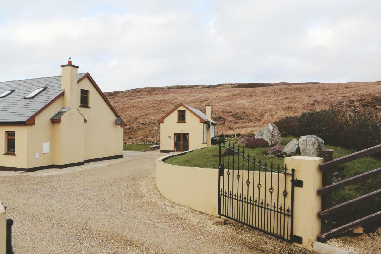 Dolmen Cottage Glencolumbkille Exterior photo